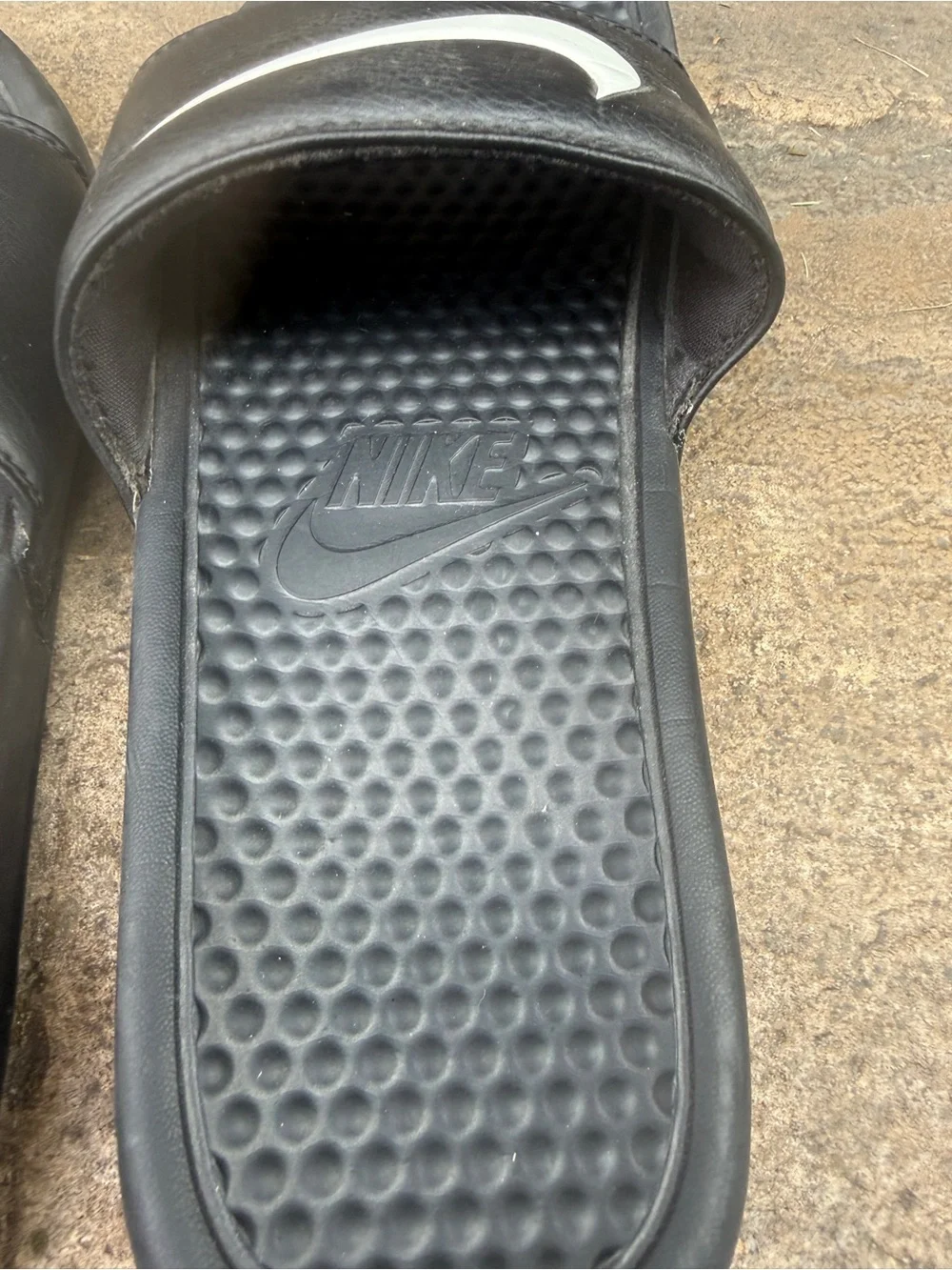 Nike slides Benassi Black Swoosh slides sandals